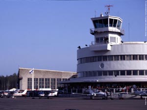 Malmin lentoaseman 65-vuotisjuhla ja avoimet ovet 18.5.2003. Kuva: Seppo Sipilä