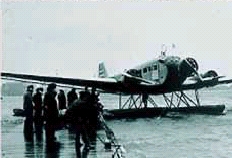 Ju-52 kellukkeilla Katajanokan lentosatamassa.